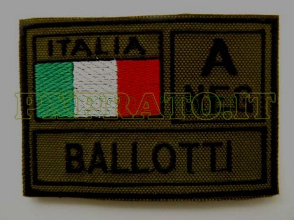 Toppa Patch Personalizzata Militare Ricamata con Velcro Bandiera + Nome + Gruppo Sanguigno