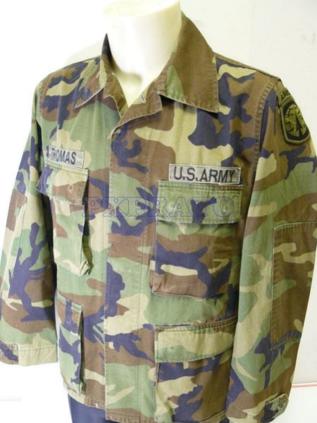 Giacca Militare Camicia Usata Originale Esercito Americano USA Woodland Completa di Patches Combat Shirt