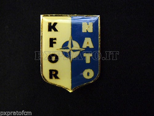 KFOR Kosovo Force NATO Spilla Distintivo Scudetto Missione di Pace Operazione Militare Esercito Italiano All'Estero